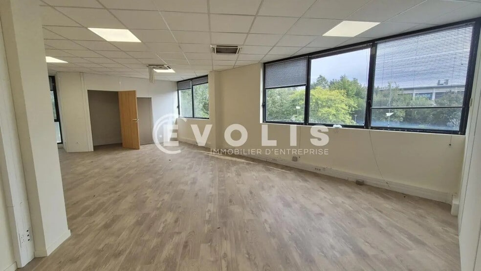 1 N Rue De Rome, Montévrain à louer - Photo de l’immeuble – Image 1 sur 13