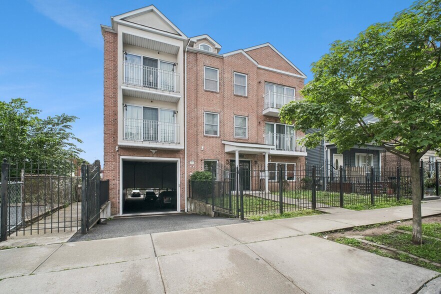 219 Summer Ave, Newark, NJ à vendre - Photo de l’immeuble – Image 2 sur 15