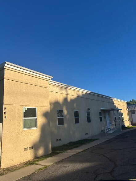 202 6th St, Ramona, CA à vendre - Photo de l’immeuble – Image 2 sur 5