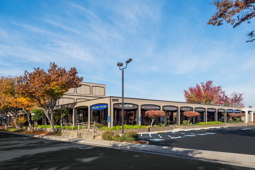 2233 Watt Ave, Sacramento, CA à louer - Photo de l’immeuble – Image 3 sur 10