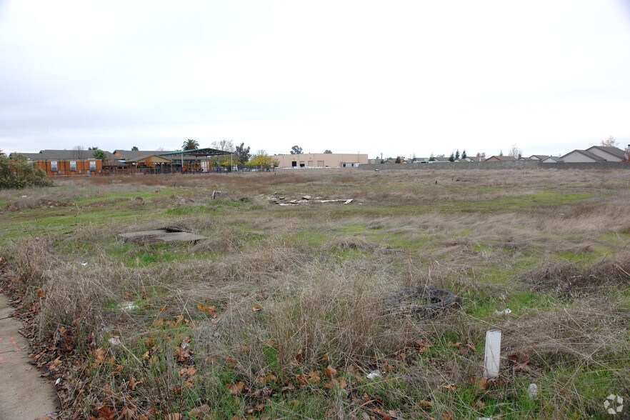 4520-4530 Harlin Dr, Sacramento, CA à vendre - Photo de l’immeuble – Image 3 sur 5