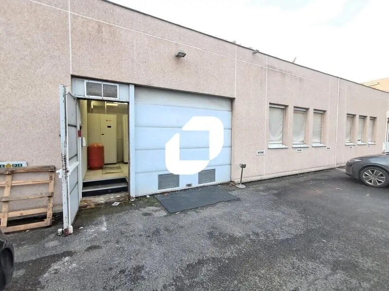 Local d’activités dans Nanterre à louer Photo de l’immeuble– Image 1 sur 13