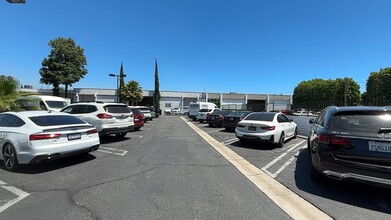 6656 Valjean Ave, Van Nuys, CA à louer Photo de l’immeuble– Image 2 sur 57