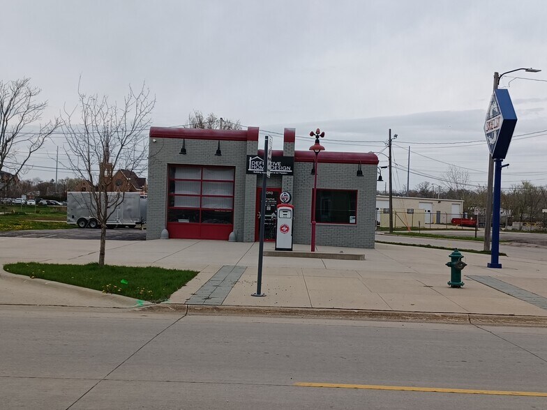 1390 3rd St SE, Cedar Rapids, IA à louer - Photo de l’immeuble – Image 1 sur 8