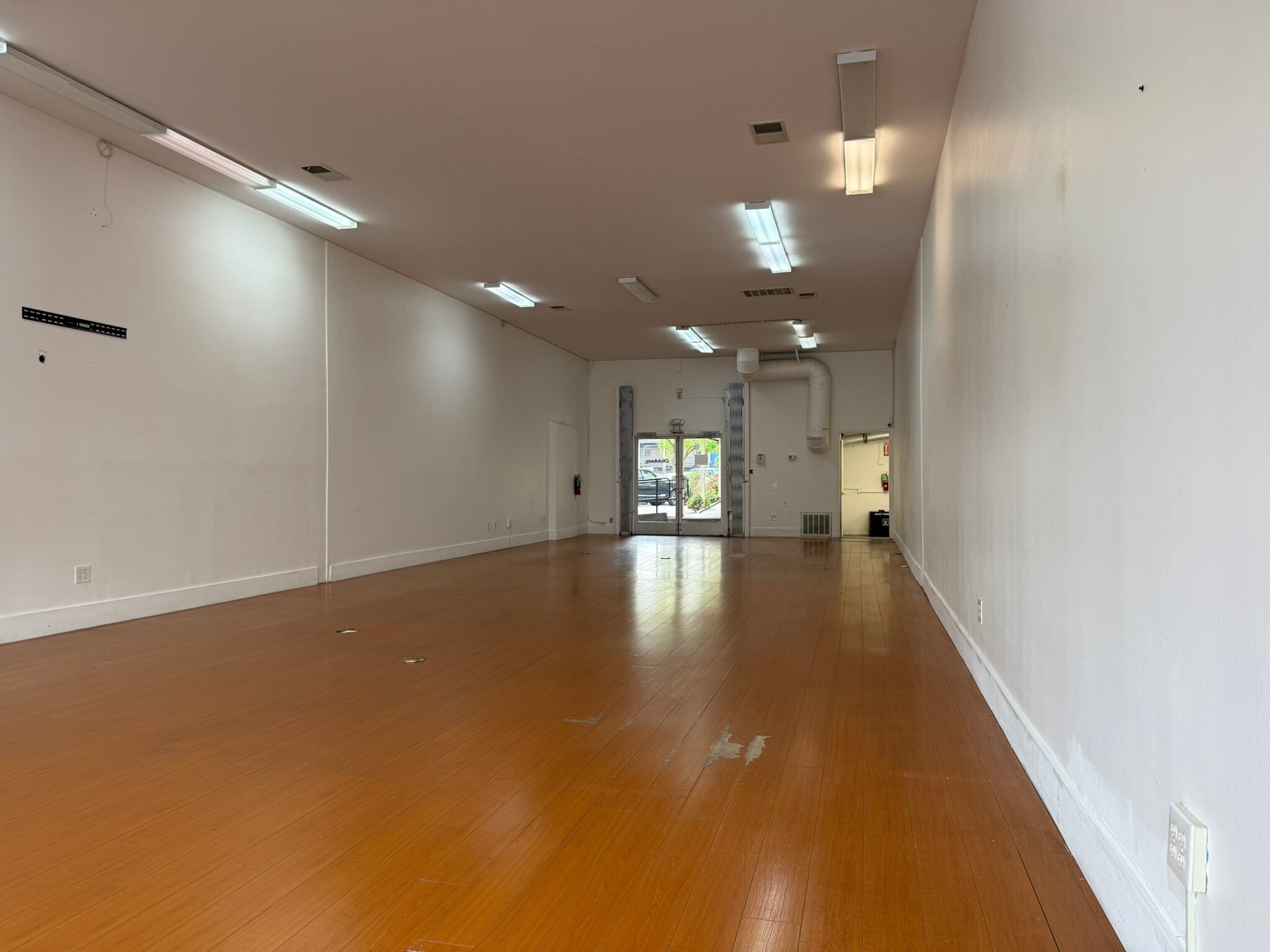 353-357 Main St, Los Altos, CA à louer Photo intérieure– Image 1 sur 13