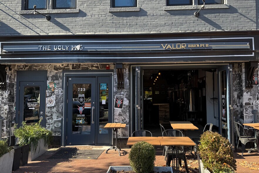 723 8th St SE, Washington, DC à vendre - Photo de l’immeuble – Image 2 sur 18