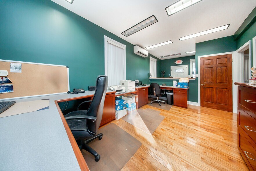 2334 Sound St, Astoria, NY à louer - Photo de l’immeuble – Image 2 sur 10