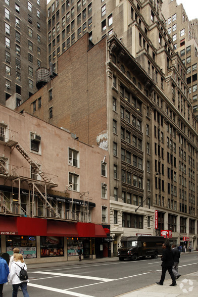 102 W 38th St, New York, NY à louer - Photo principale – Image 1 sur 4