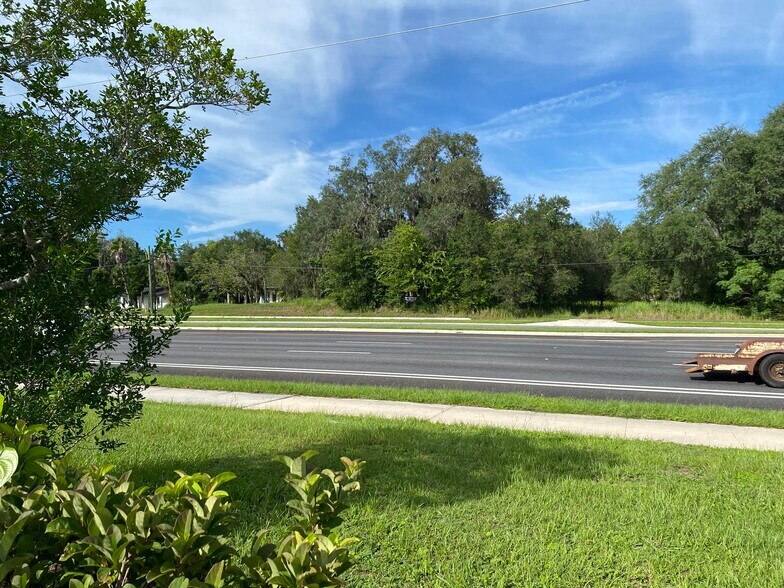 524 US-441 Hwy, Lady Lake, FL à vendre - Photo de l’immeuble – Image 2 sur 7
