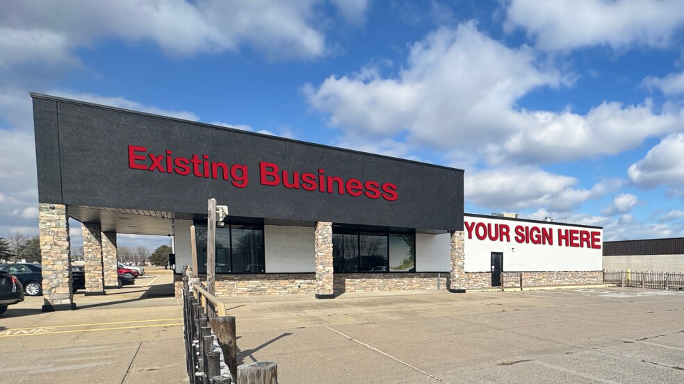 130 New Towne Square Dr, Toledo, OH à louer - Photo de l’immeuble – Image 3 sur 14