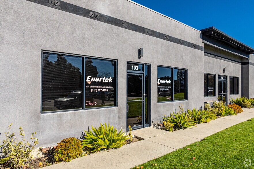 19441 Business Center Dr, Northridge, CA à louer - Photo de l’immeuble – Image 2 sur 6