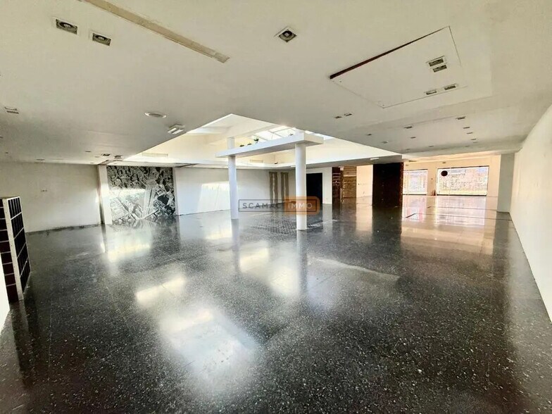 Local commercial dans Saint-Tropez à vendre - Photo intérieure – Image 2 sur 6