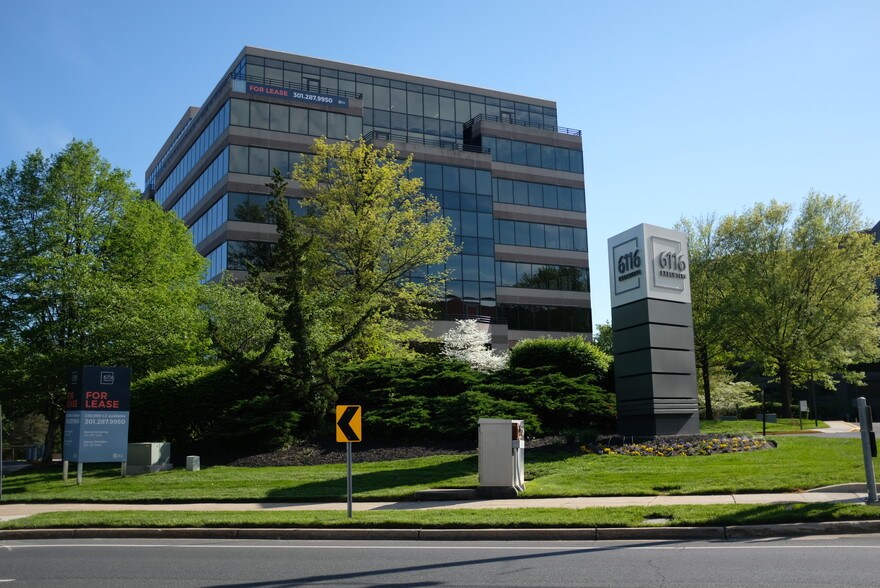 6116 Executive Blvd, Rockville, MD à louer - Photo de l’immeuble – Image 2 sur 20