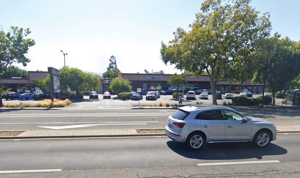 1911-1949 W El Camino Real, Mountain View, CA à louer - Photo de l’immeuble – Image 3 sur 3