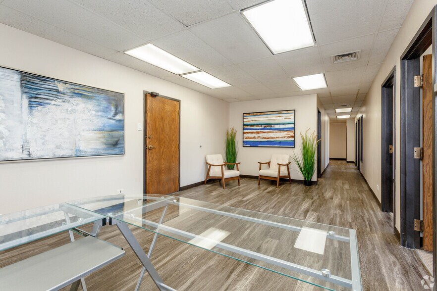 9725 E Hampden Ave, Denver, CO à louer - Photo intérieure – Image 3 sur 23