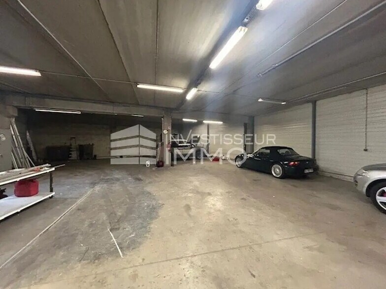 Local d'activités dans Stains à vendre - Photo de l’immeuble – Image 3 sur 7