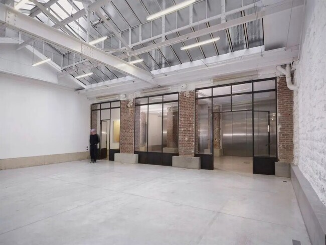 Plus de détails pour 99 Rue Oberkampf, Paris - Local commercial à vendre