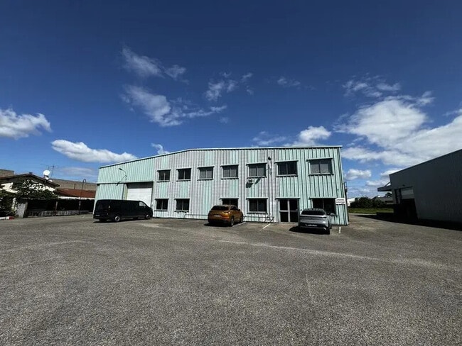 Plus de détails pour Bureau, Local d'activités à louer