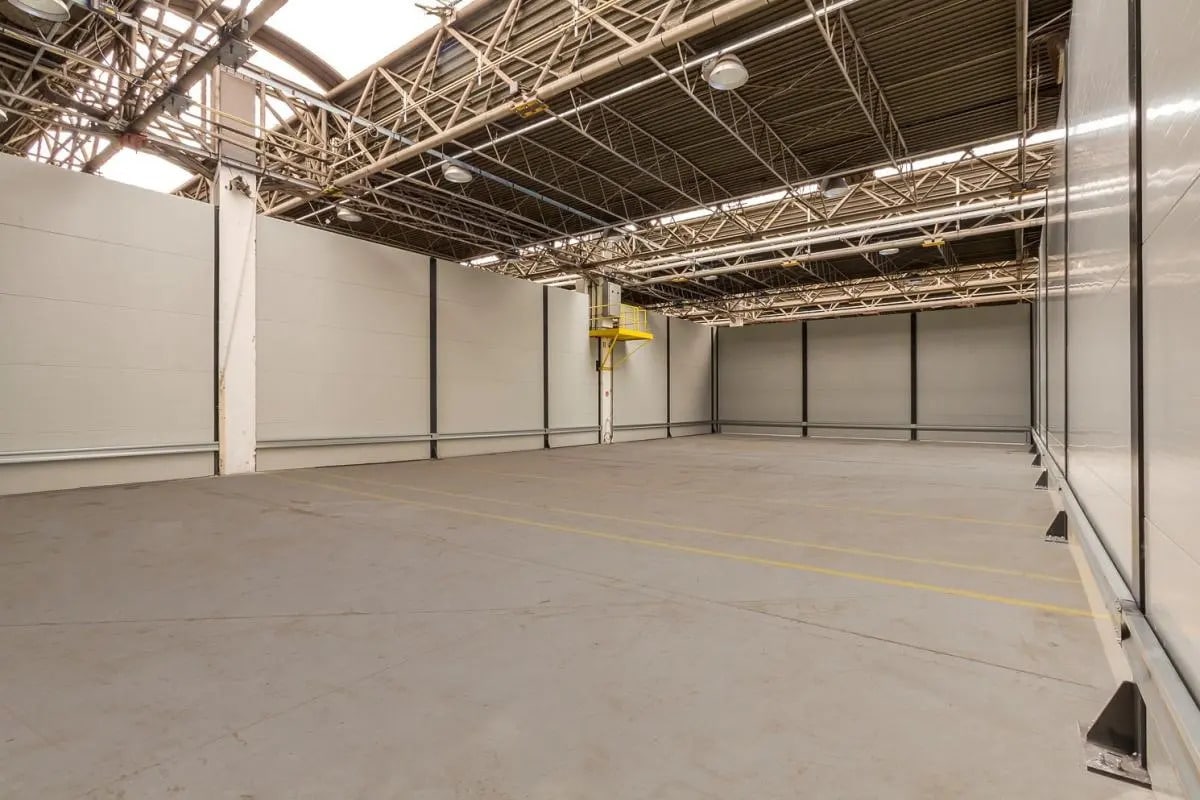 Industriel/Logistique dans Montataire à louer Photo intérieure– Image 1 sur 4