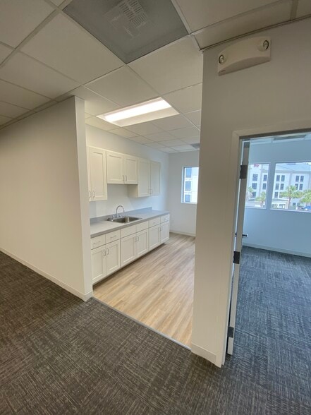 7410 Northside Dr, North Charleston, SC à louer - Photo intérieure – Image 3 sur 26