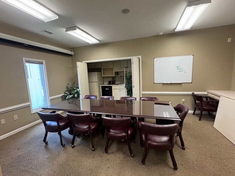 2320 Cosgrove Ave, North Charleston, SC à vendre - Photo de l’immeuble – Image 3 sur 12