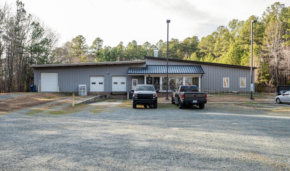 6909 Dodsons Xrd, Hillsborough, NC à louer - Photo de l’immeuble – Image 2 sur 11