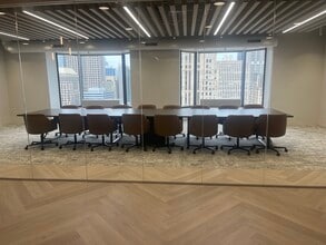 425 S Financial Pl, Chicago, IL à louer Photo de l’immeuble– Image 2 sur 6