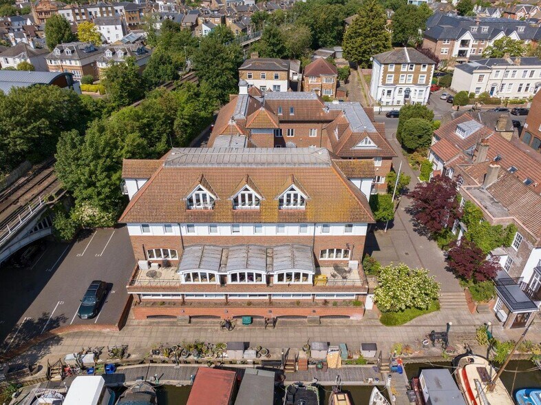 Lower Teddington Rd, Kingston Upon Thames à louer - Photo de l’immeuble – Image 2 sur 5