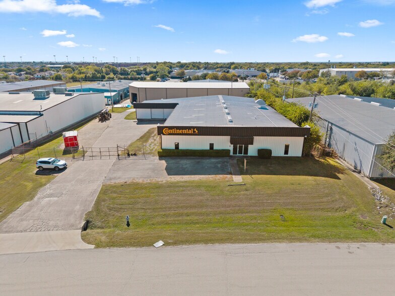 1200 N Commercial Blvd, Arlington, TX à louer - Aérien – Image 2 sur 24