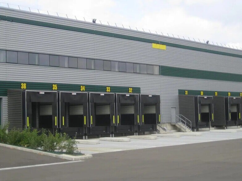 Industriel/Logistique dans Longueil-Sainte-Marie à louer - Photo de l’immeuble – Image 2 sur 26