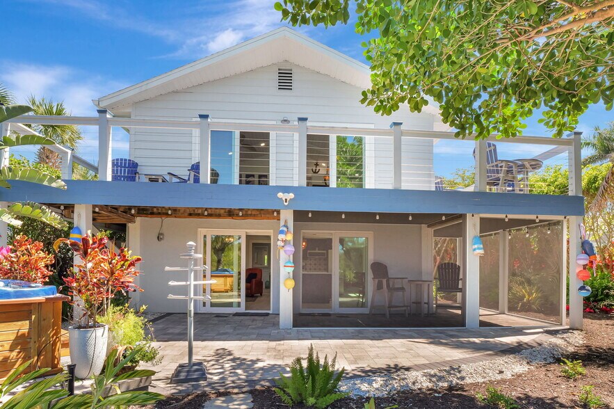 193 Cocohatchee St, Naples, FL à vendre - Photo de l’immeuble – Image 3 sur 70