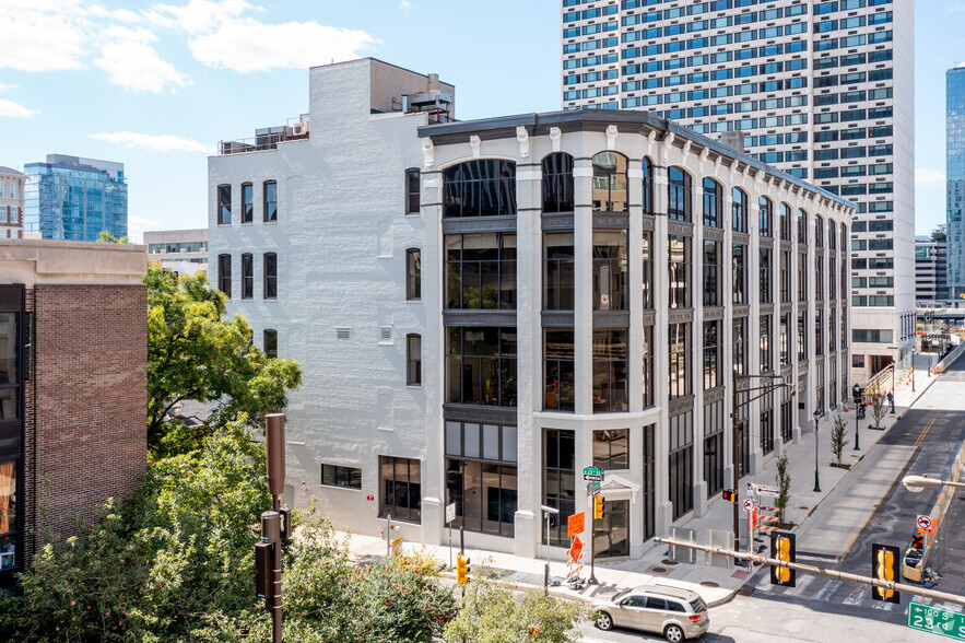 2300 Chestnut St, Philadelphia, PA à louer - Photo principale – Image 1 sur 13