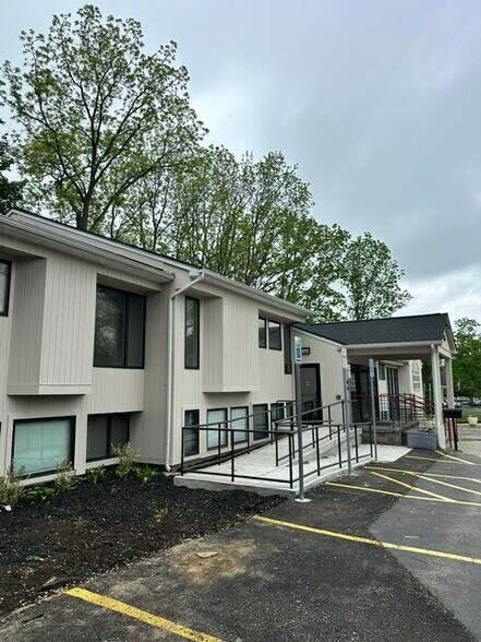 656 Kreag Rd, Pittsford, NY à louer - Photo de l’immeuble – Image 2 sur 25