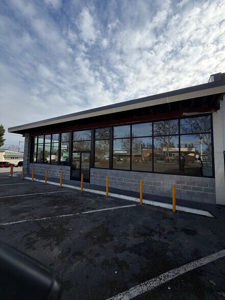 145 SW 152nd St, Burien, WA à louer - Photo principale – Image 1 sur 4