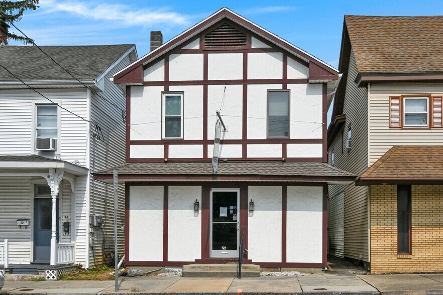 26 N Railroad St, Palmyra, PA à vendre - Photo principale – Image 1 sur 25