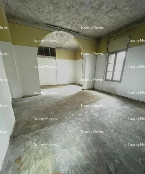 Bureau dans Nîmes à louer - Photo de l’immeuble – Image 3 sur 5