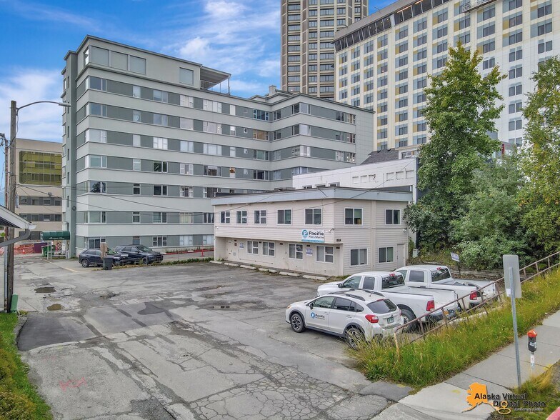 535 W 3rd Ave & 235 F St Anchorage AK. portefeuille de 2 biens à vendre sur LoopNet.fr - Photo de l’immeuble – Image 2 sur 13