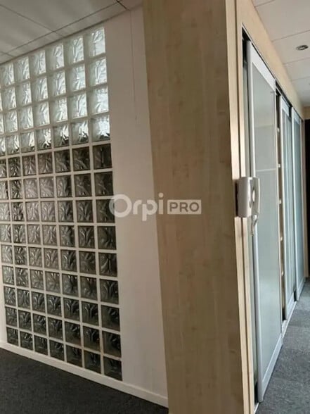 Bureau dans Reims à louer - Photo intérieure – Image 2 sur 27