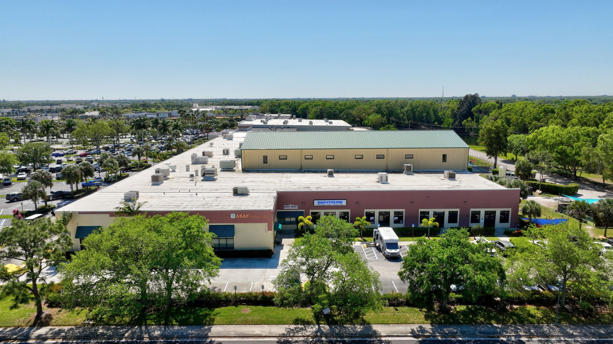 3200-3600 SE Federal Hwy, Stuart, FL à louer Photo de l’immeuble– Image 1 sur 9