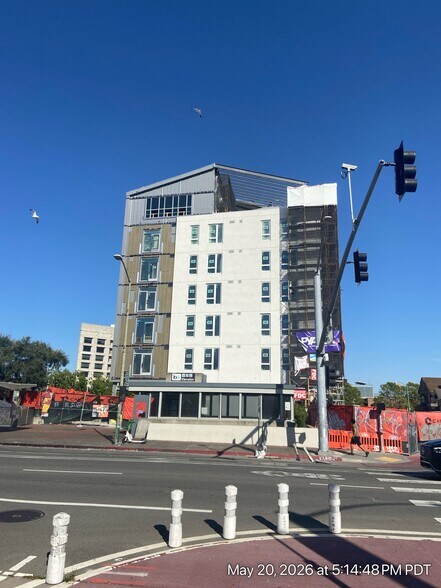 820 Oak St, Oakland, CA à louer - Photo de l’immeuble – Image 3 sur 8