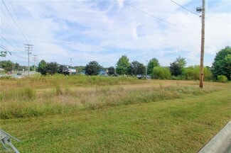 Plus de détails pour 3300 N Main St, High Point, NC - Terrain à vendre