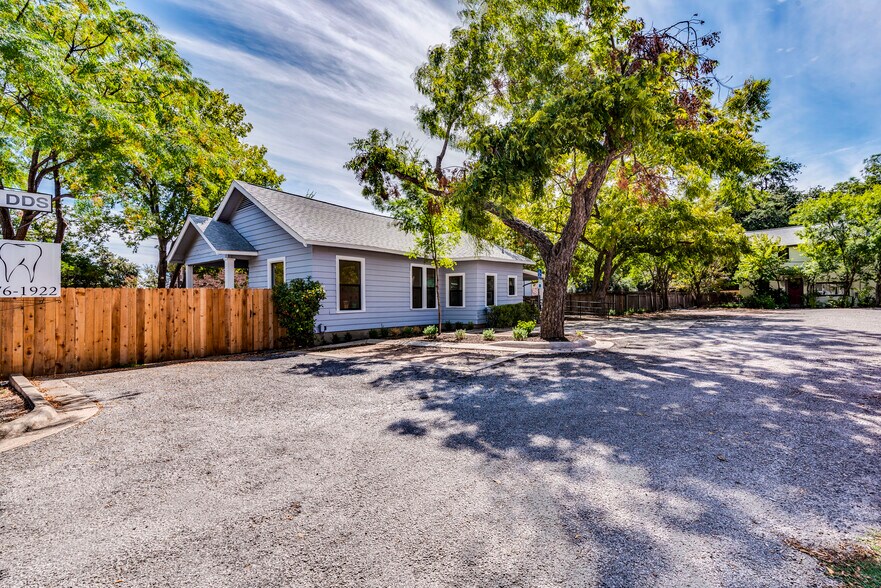 1721 W 35th St, Austin, TX à vendre - Photo de l’immeuble – Image 2 sur 19