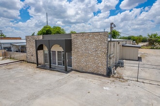1111 Paulsun St, San Antonio, TX à louer Photo intérieure– Image 2 sur 10