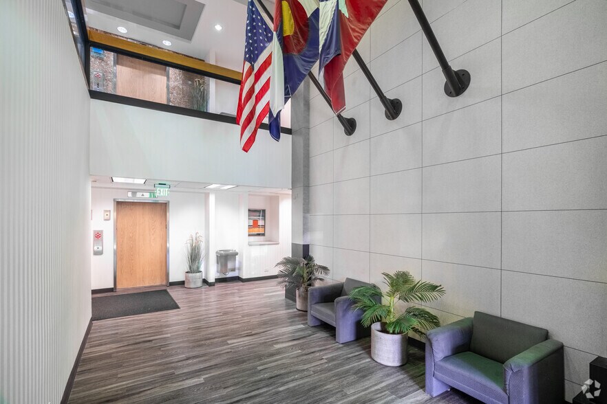 2121 S Oneida St, Denver, CO à louer - Hall d’entrée – Image 3 sur 6