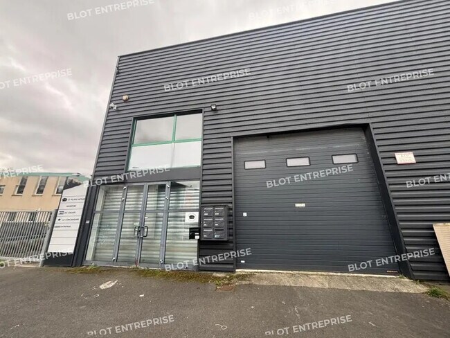 Plus de détails pour Local commercial à louer