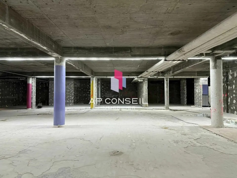 Local commercial dans Versailles à louer Photo de la construction– Image 1 sur 6