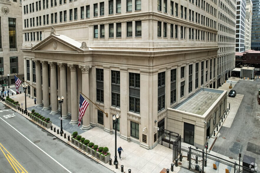230 S LaSalle St, Chicago, IL à louer - Photo de l’immeuble – Image 2 sur 4