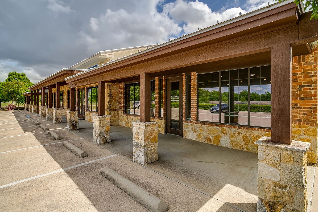 1318 John Jones Dr, Burleson, TX 76028 - Lot 1318-1320 - - Photo intérieure - Image 2 of 23