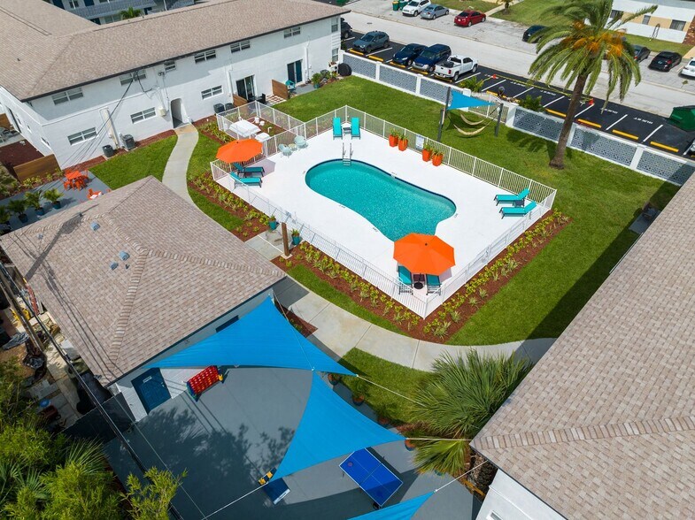1024 Park Dr, Indian Harbour Beach, FL à vendre - Photo de l’immeuble – Image 3 sur 21