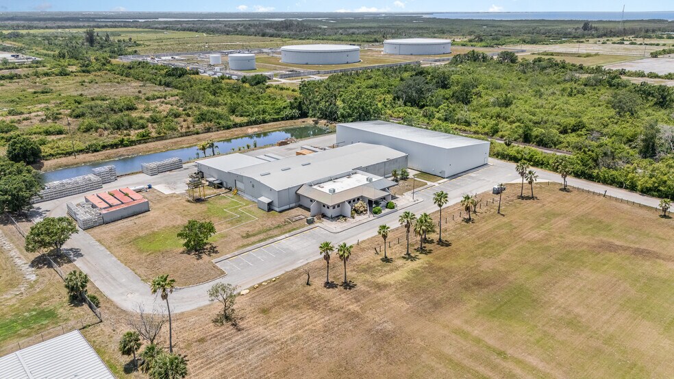 2105 S Dock St, Palmetto, FL à vendre - Photo de l’immeuble – Image 1 sur 46